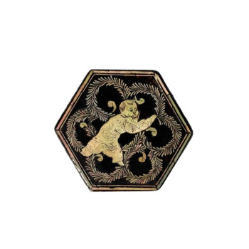 A Mother of Pearl Inlaid Incense Box Kogo