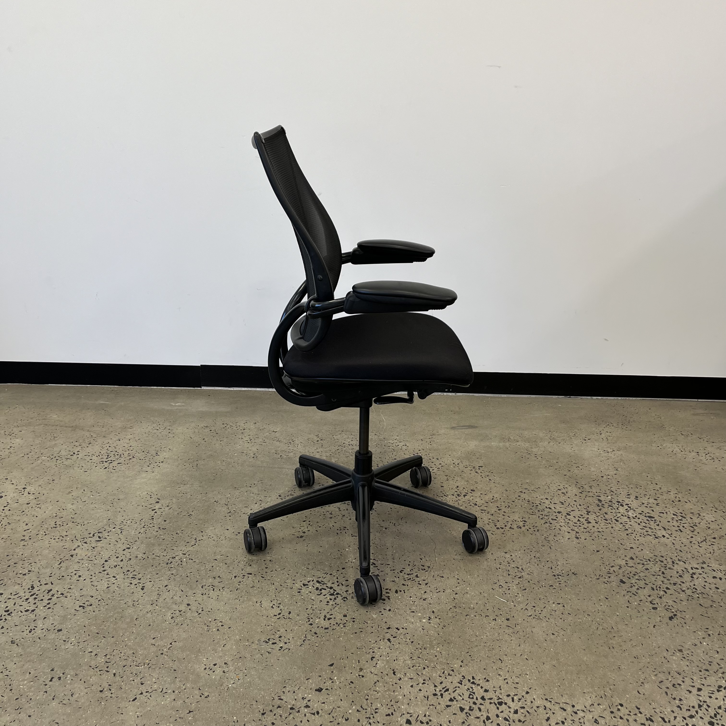 Humanscale office on sale chair refurbished