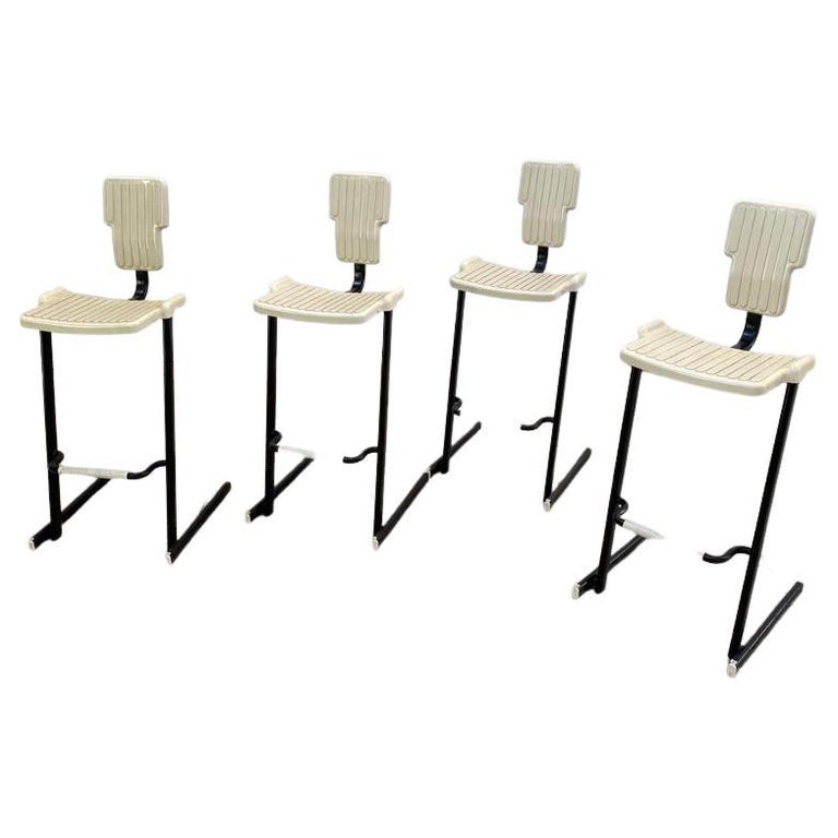 Set of 4 Condor Bar Stools